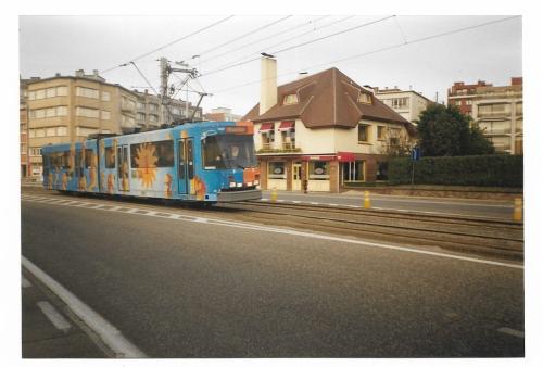 BN tram met reclame van TV1 te St. Idesbald.