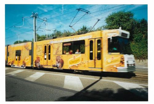 BN tram met reclame van Schweppes te St. Idesbald.