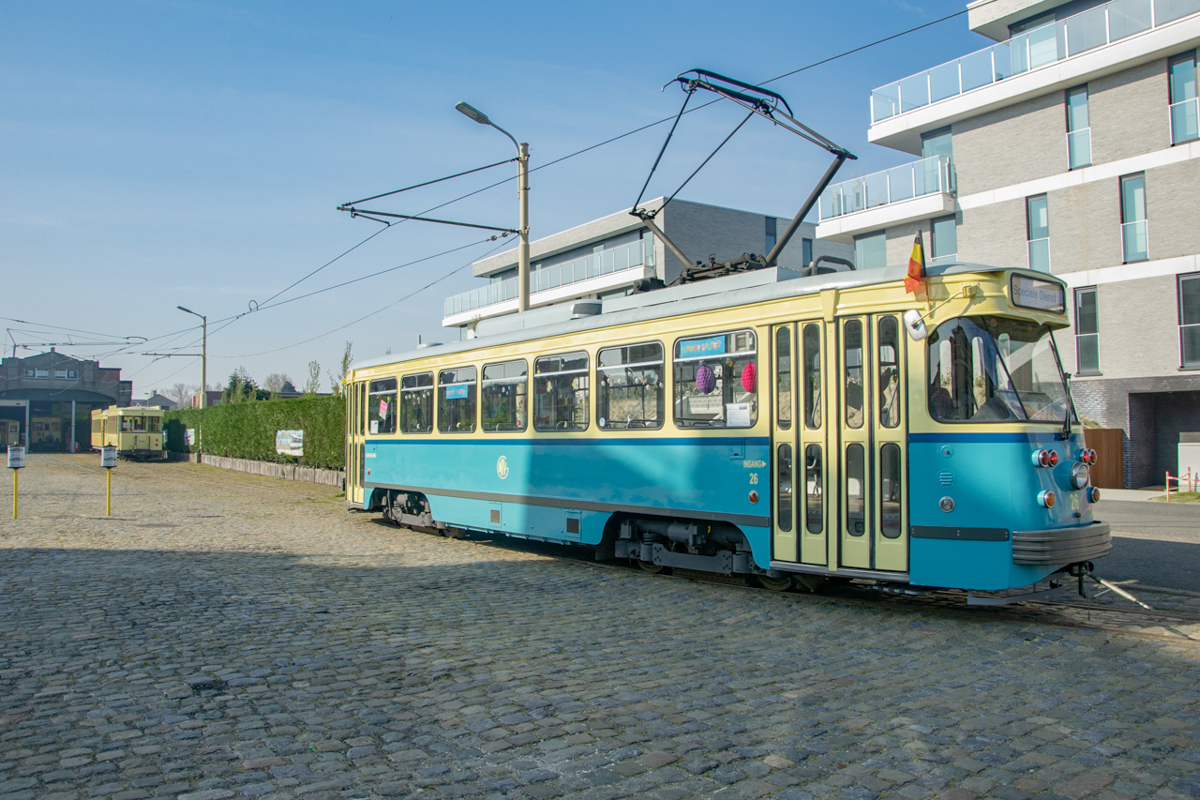 Deze PCC uit Gent is nu eigendom van TTO Noordzee.  We zien de tram in hun stelplaats te De Panne.